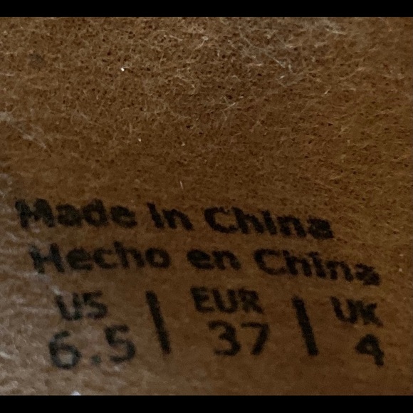 ALDO HEELS
SIZE:6 1/2, HEEL SIZE: 2 INCH 
COLOR: TAN
NEW, NEVER WORN. - Picture 5 of 7